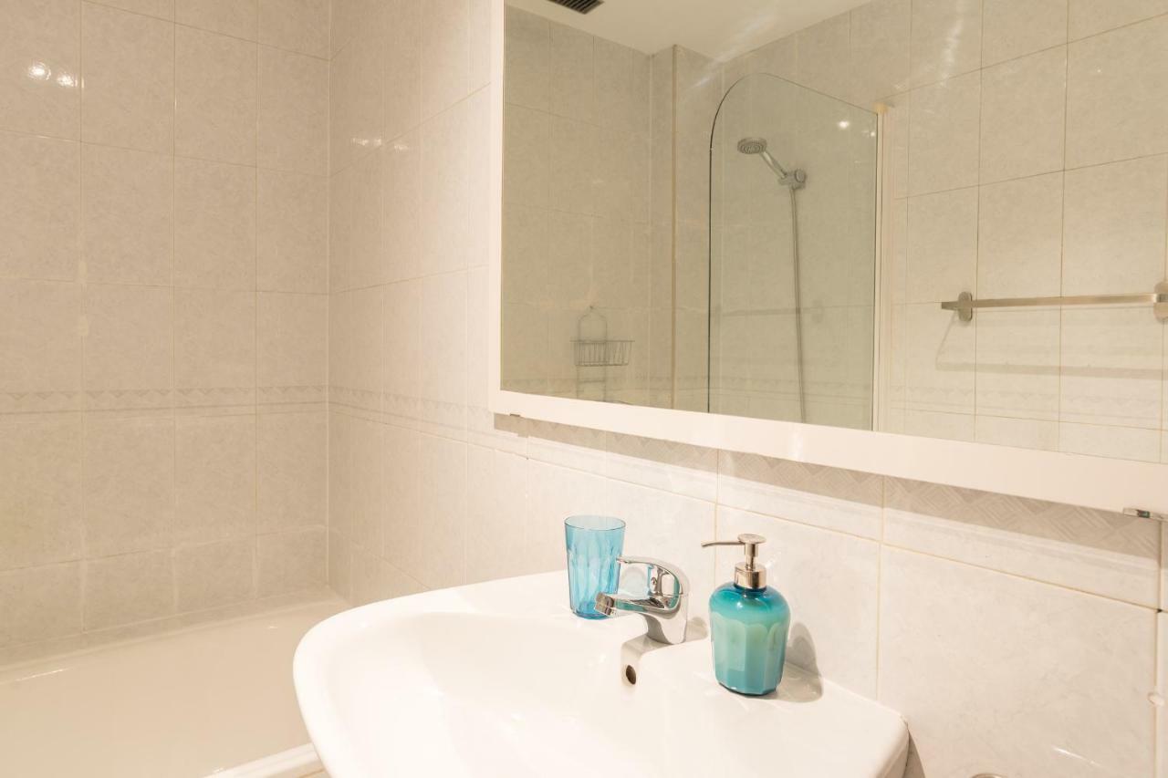 Apartamento Ambb-Private Patio-Steps Away From Old Town Málaga Exterior foto