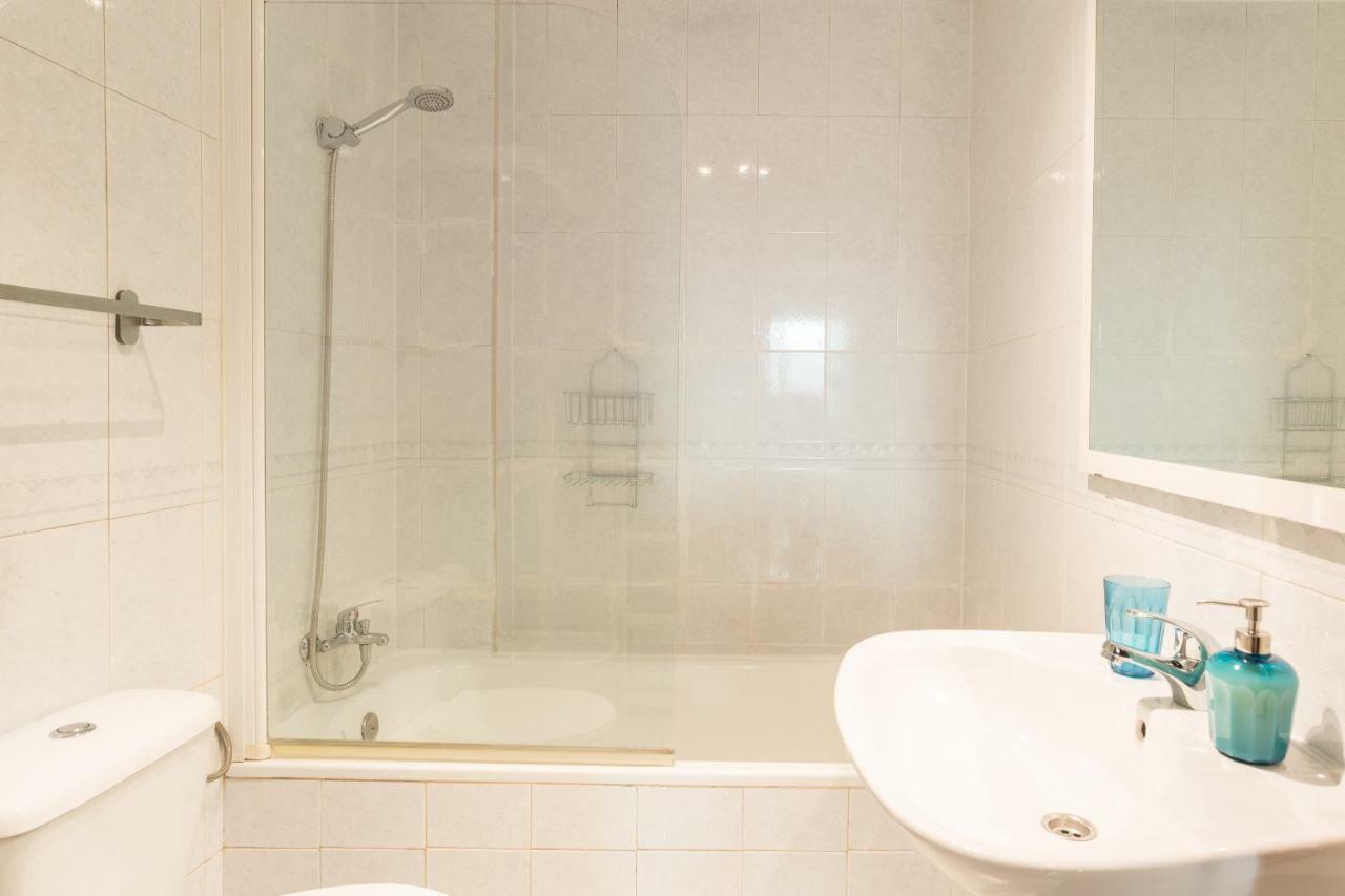 Apartamento Ambb-Private Patio-Steps Away From Old Town Málaga Exterior foto